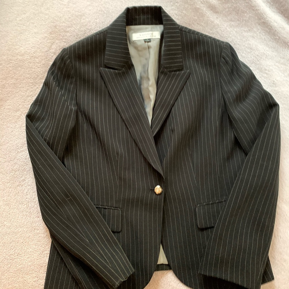 3pc Tahari suit  ruffles at bottom of pencil skirt